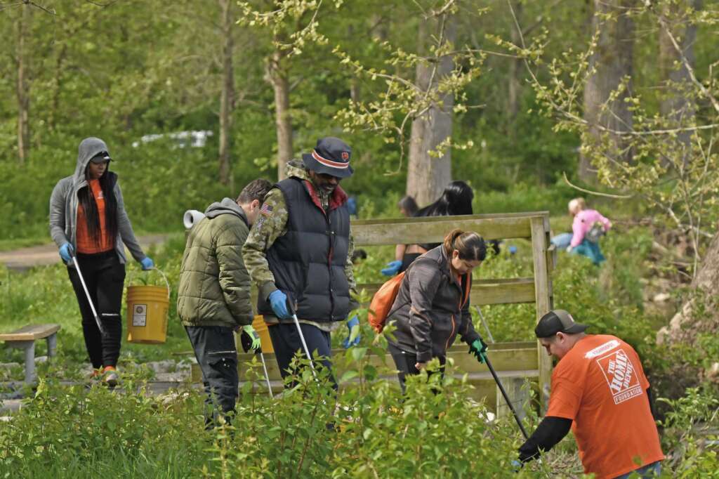 Litter-cleanup-rock-run-rookery-CM-April-2026